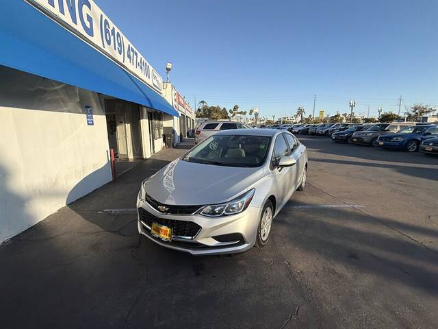 2018 Chevrolet Cruze LS FWD photo