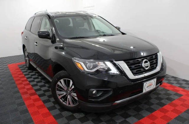 2017 Nissan Pathfinder SV 4WD photo
