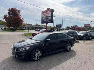 2018 Volkswagen Passat R-Line FWD photo