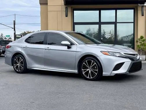 2018 Toyota Camry SE FWD photo