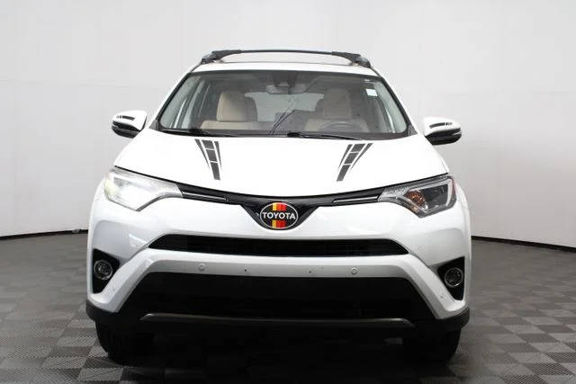 2017 Toyota RAV4 XLE FWD photo
