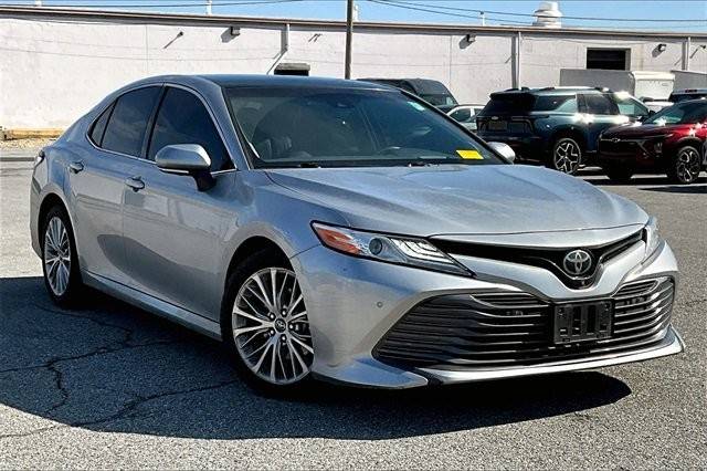 2018 Toyota Camry XLE V6 FWD photo