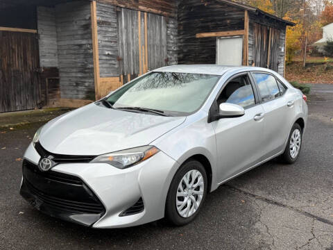 2018 Toyota Corolla LE FWD photo