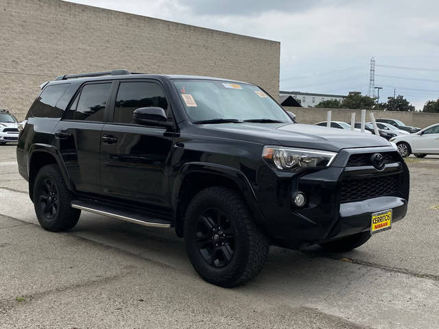 2018 Toyota 4Runner SR5 4WD photo