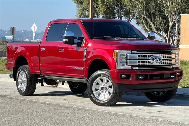2017 Ford F-250 Super Duty Platinum 4WD photo