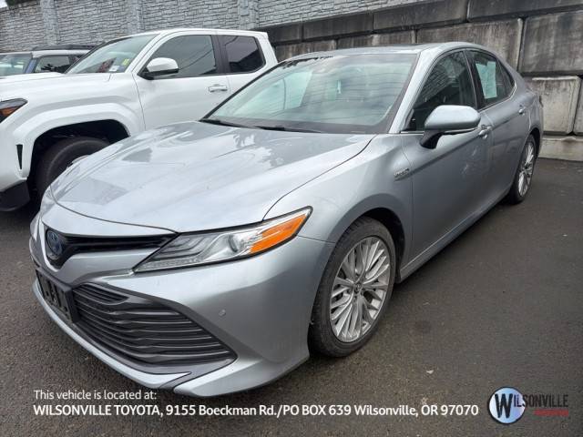 2018 Toyota Camry Hybrid XLE FWD photo