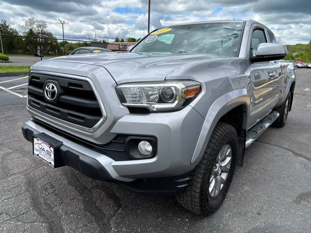2017 Toyota Tacoma SR5 4WD photo