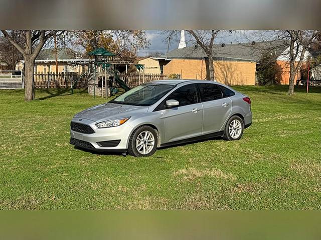 2018 Ford Focus SE FWD photo