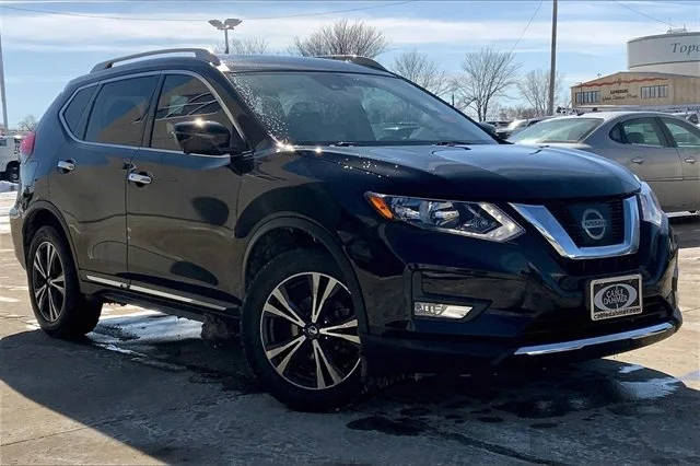 2017 Nissan Rogue SL AWD photo