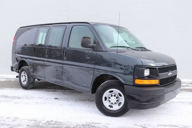 2017 Chevrolet Express Cargo RWD photo