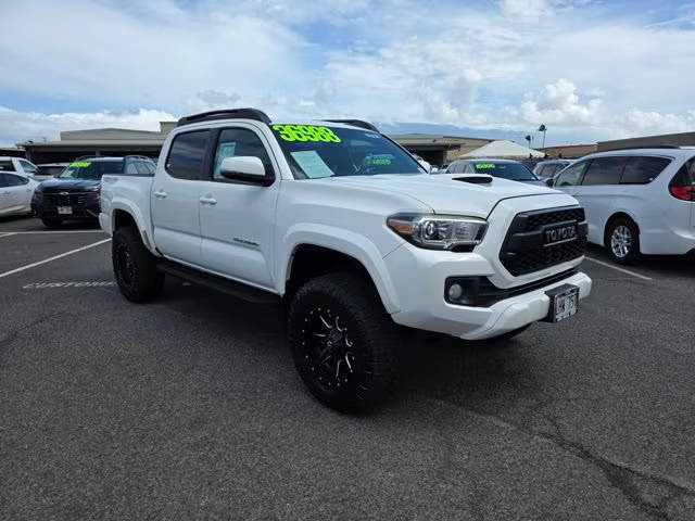 2017 Toyota Tacoma SR 4WD photo