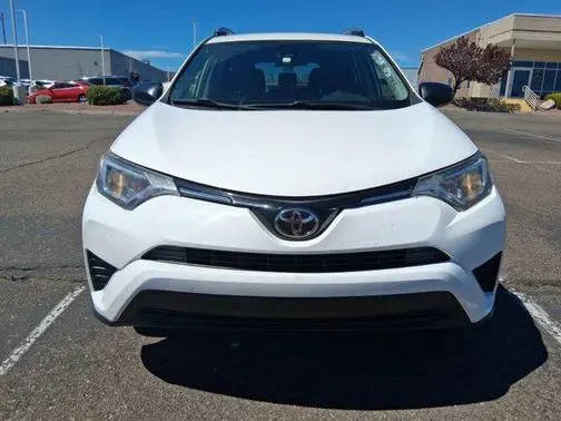 2018 Toyota RAV4 LE FWD photo