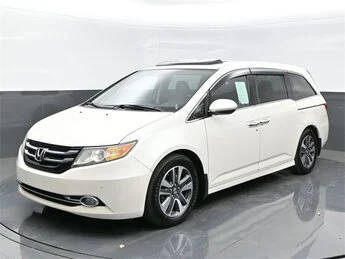 2016 Honda Odyssey Touring FWD photo