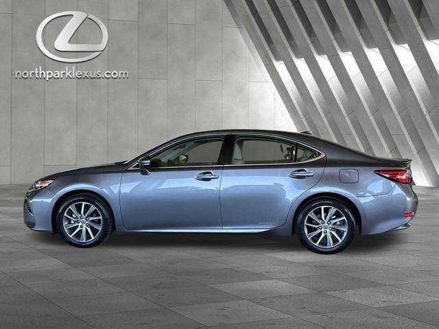 2017 Lexus ES ES 300h FWD photo