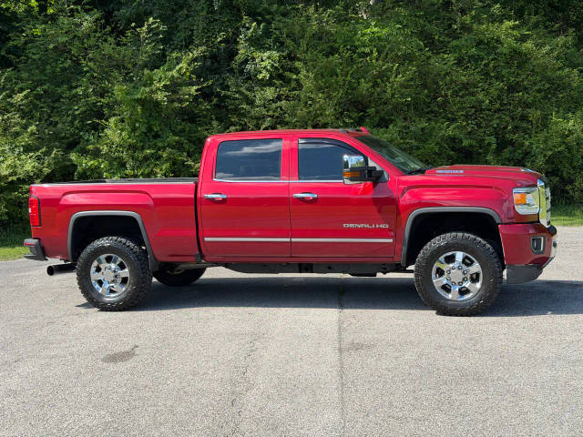 2018 GMC Sierra 3500HD Denali 4WD photo