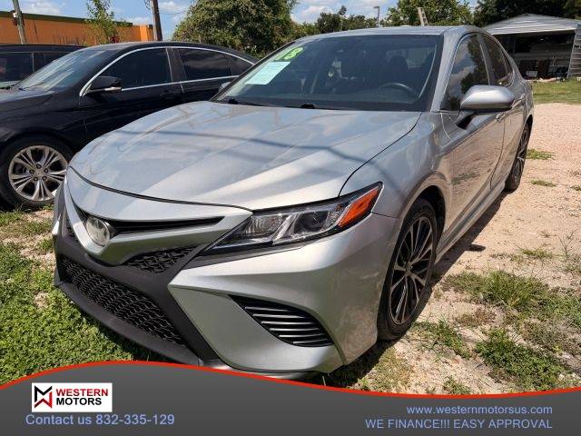 2018 Toyota Camry SE FWD photo