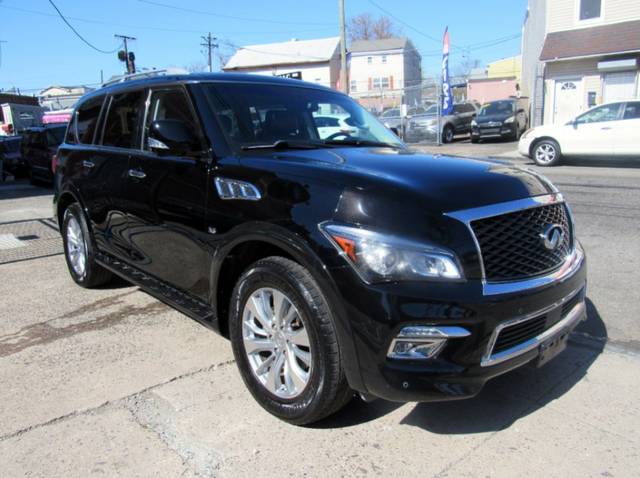 2017 Infiniti QX80 4WD photo