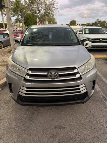 2018 Toyota Highlander LE FWD photo