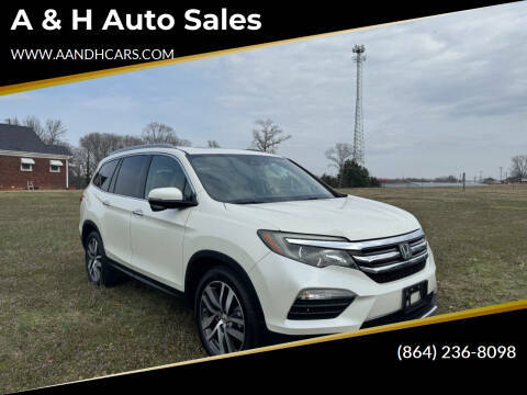2017 Honda Pilot Touring FWD photo