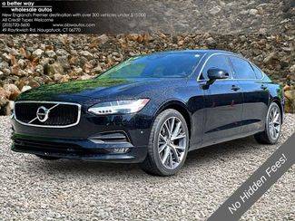 2018 Volvo S90 Momentum AWD photo