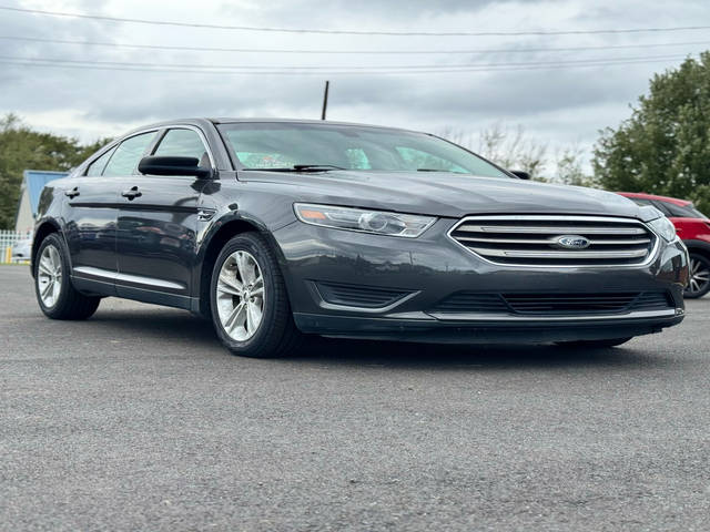 2018 Ford Taurus SE FWD photo