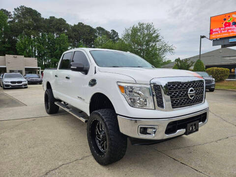2017 Nissan Titan SV RWD photo