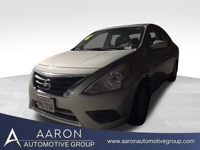 2017 Nissan Versa SV FWD photo