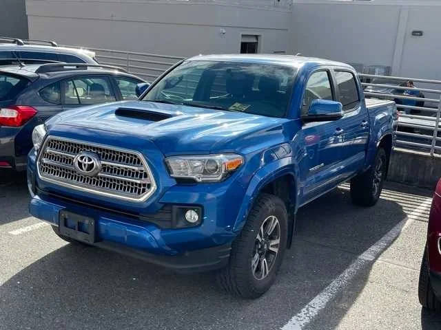 2017 Toyota Tacoma TRD Sport 4WD photo