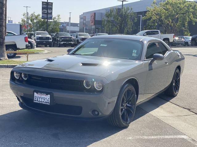 2018 Dodge Challenger SXT RWD photo