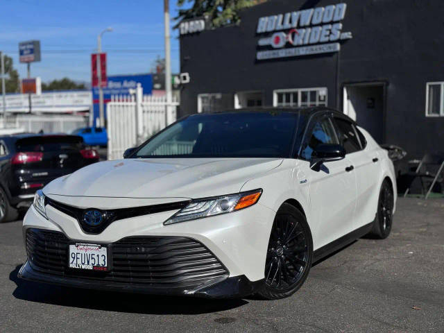2018 Toyota Camry Hybrid XLE FWD photo