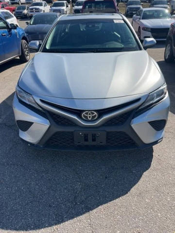 2018 Toyota Camry SE FWD photo