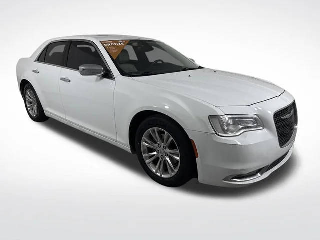 2016 Chrysler 300 300C RWD photo