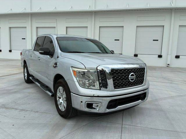2017 Nissan Titan SV RWD photo