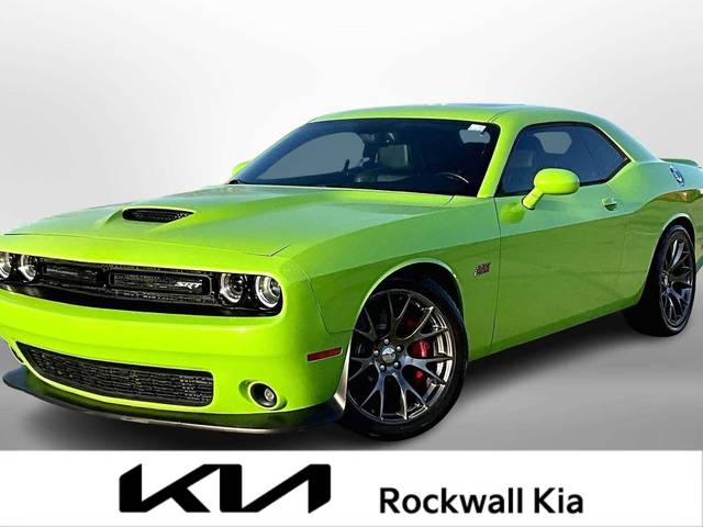 2015 Dodge Challenger SRT 392 RWD photo