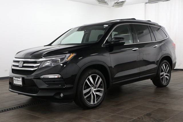 2017 Honda Pilot Touring AWD photo