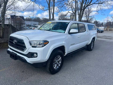 2017 Toyota Tacoma SR5 4WD photo