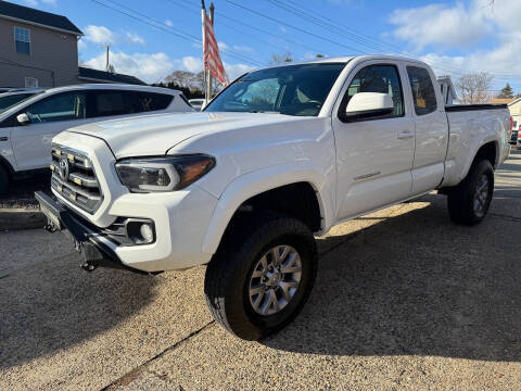 2017 Toyota Tacoma SR5 4WD photo