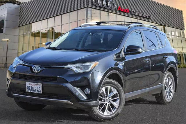 2018 Toyota RAV4 Hybrid XLE AWD photo