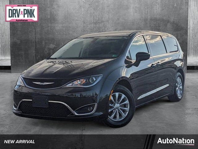 2018 Chrysler Pacifica Minivan Touring Plus FWD photo