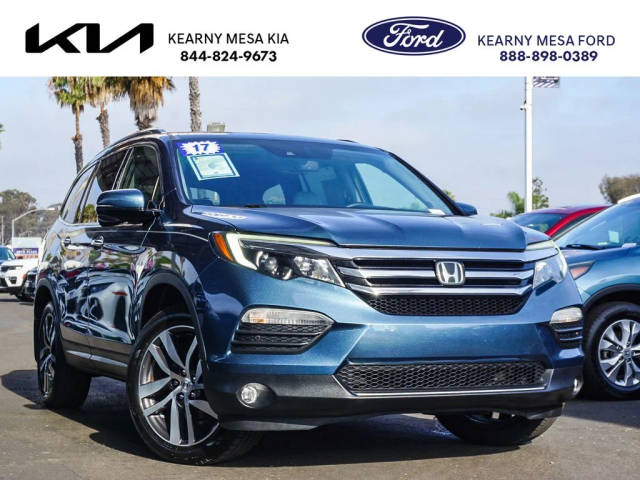 2017 Honda Pilot Touring FWD photo