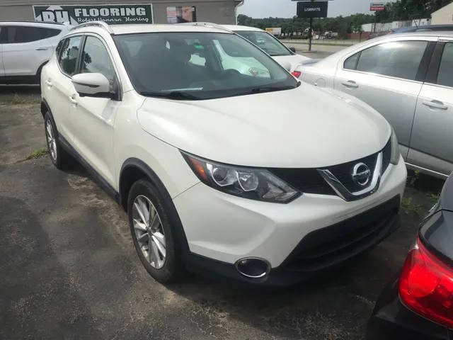 2017 Nissan Rogue Sport SV AWD photo
