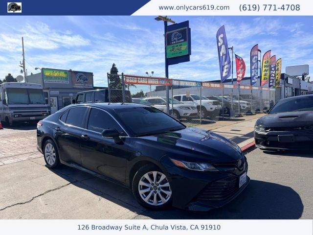 2018 Toyota Camry LE FWD photo