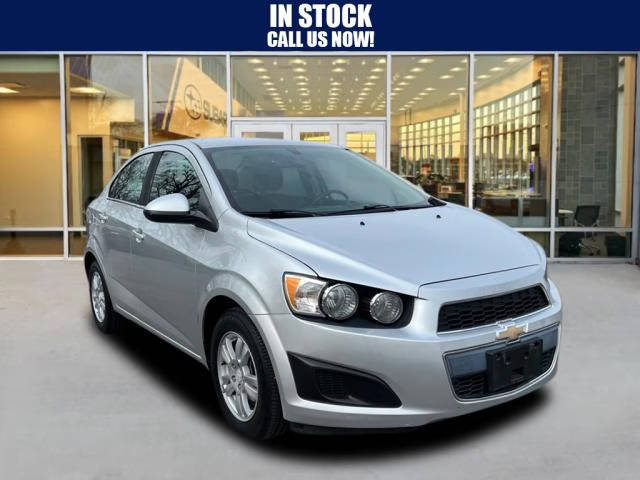 2016 Chevrolet Sonic LT FWD photo