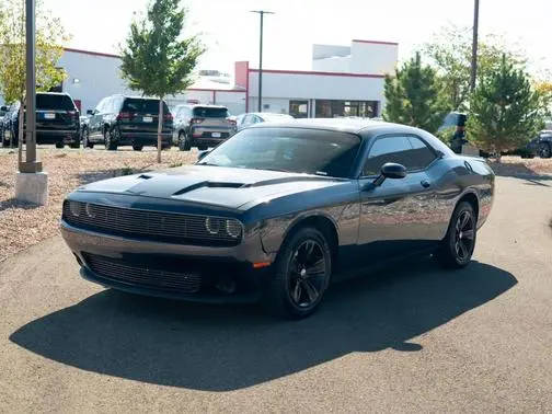 2018 Dodge Challenger SXT RWD photo