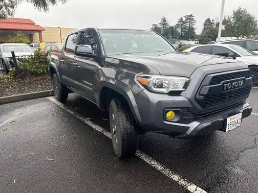 2017 Toyota Tacoma SR5 4WD photo