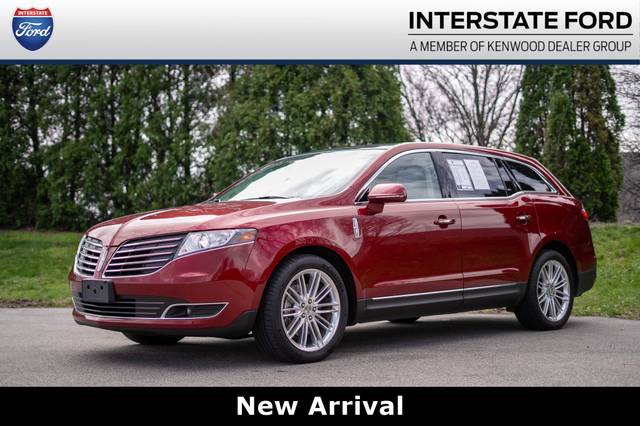 2018 Lincoln MKT Reserve AWD photo