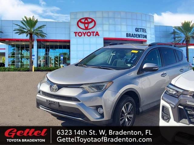 2017 Toyota RAV4 XLE FWD photo