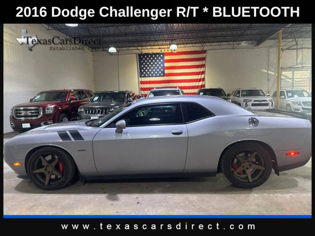 2016 Dodge Challenger R/T RWD photo