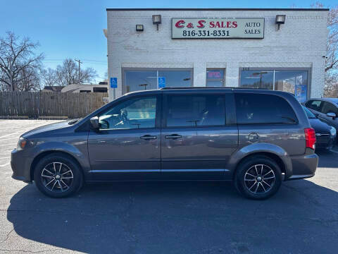 2017 Dodge Grand Caravan GT FWD photo