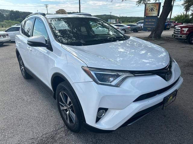 2017 Toyota RAV4 XLE FWD photo